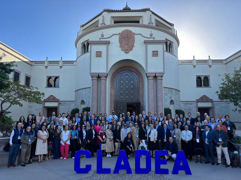 Universidad del Istmo se integra oficialmente a CLADEA