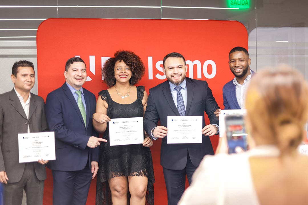 Segunda Generación de Líderes Sostenibles se gradúa en la Universidad del Istmo