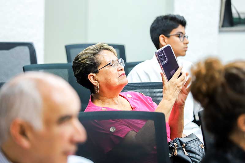 13 mujeres culminan con éxito el diplomado de mujeres ejecutivas, líderes y de éxito
