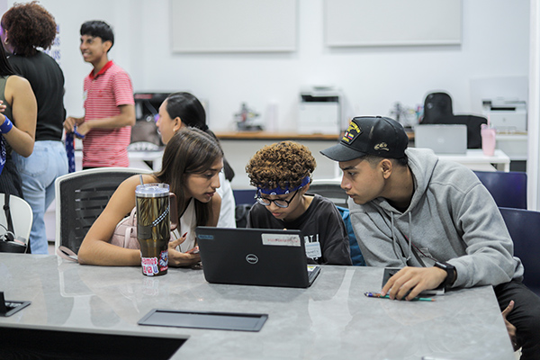 Universidad del Istmo es la única de Panamá en The Impact Rankings y destaca en QS Latinoamérica 2026
