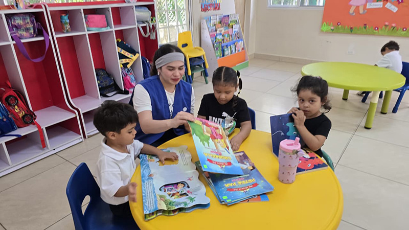 Universidad del Istmo fortalece la lectura en la primera infancia por el Día de las Buenas Acciones 2026