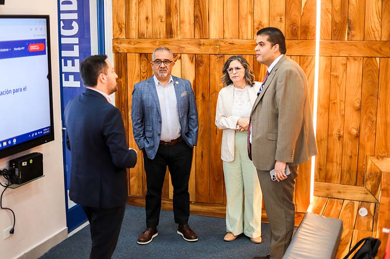 Universidad del istmo recibe visita de pares académicos para la acreditación de la licenciatura en derecho y ciencias políticas