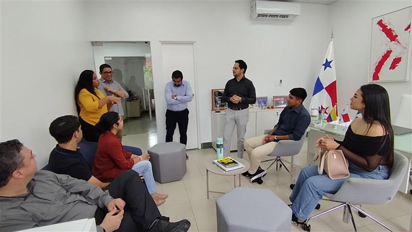 Universidad del Istmo, por primera vez sede del Programa Delfín.