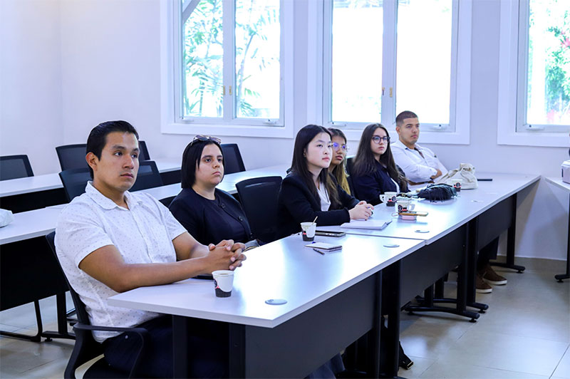 Universidad del Istmo fortalece su proyección internacional con visita académica de estudiantes de México y Perú