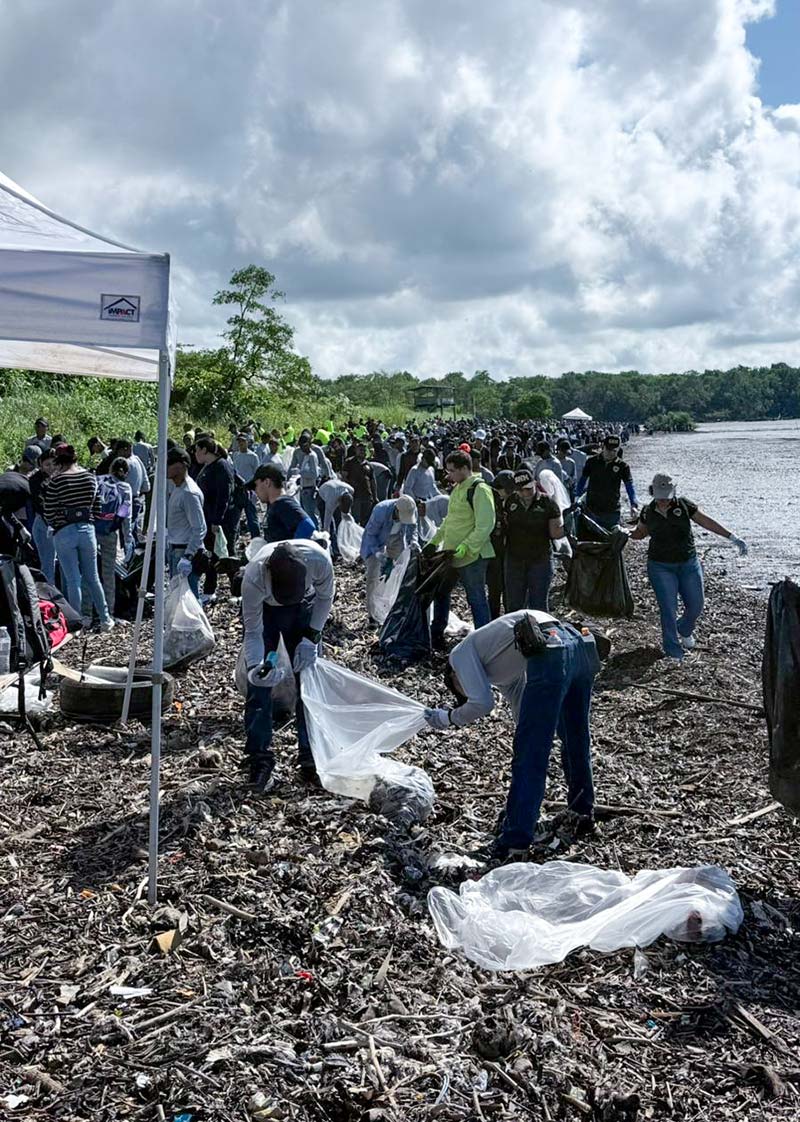 Voluntarios del Istmo participan en jornadas de limpieza de playas