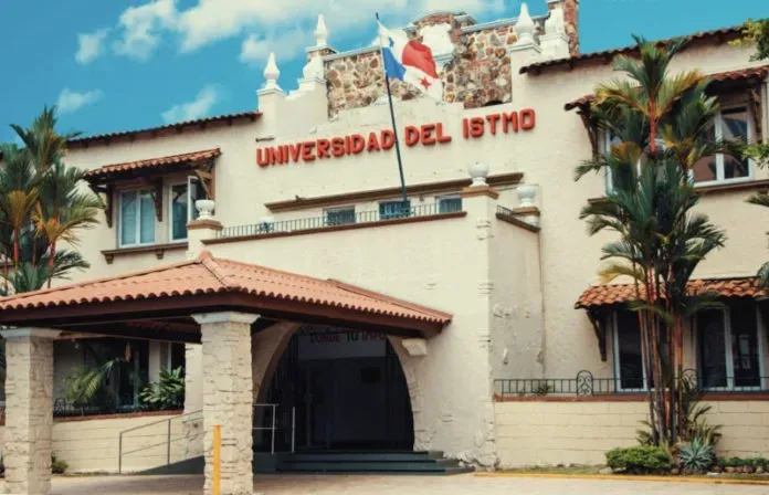 universidad del istmo 696x448 1